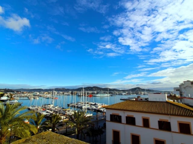 3 slaapkamer Flat te koop in Ibiza dorp - € 875.000 (Ref: 8063600)
