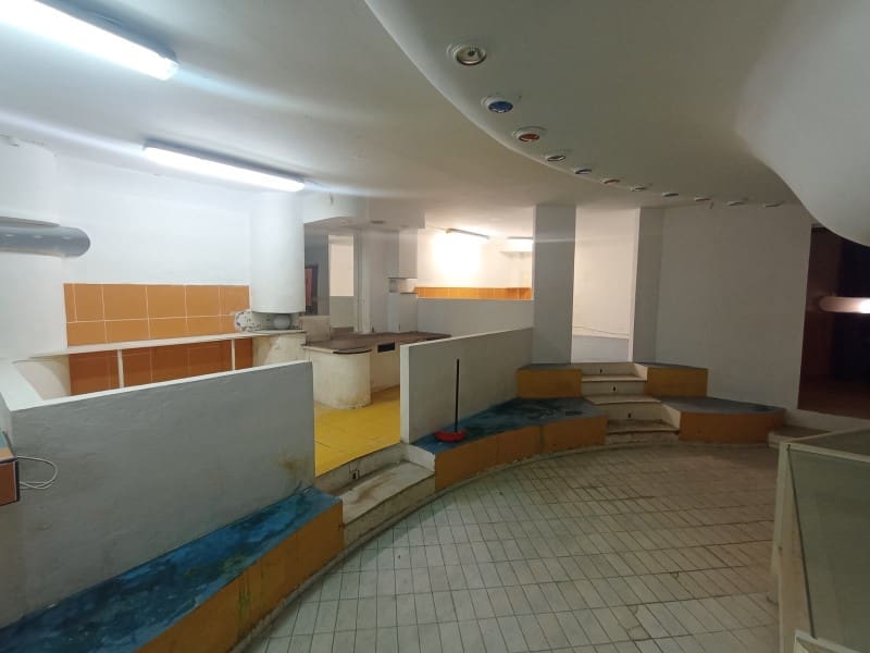 Kaupallinen myytävänä paikassa Sant Antoni de Portmany - 240 000 € (Ref: 8359686)