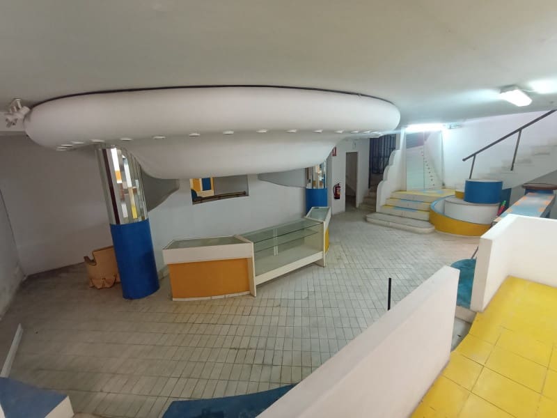 Kaupallinen myytävänä paikassa Sant Antoni de Portmany - 240 000 € (Ref: 8359686)