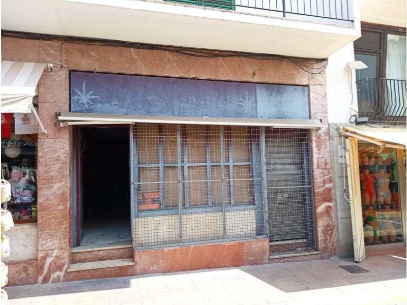 Kaupallinen myytävänä paikassa Sant Antoni de Portmany - 240 000 € (Ref: 8359686)