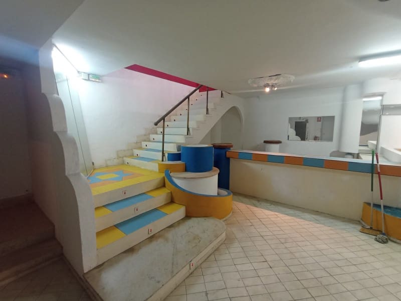 Kaupallinen myytävänä paikassa Sant Antoni de Portmany - 240 000 € (Ref: 8359686)