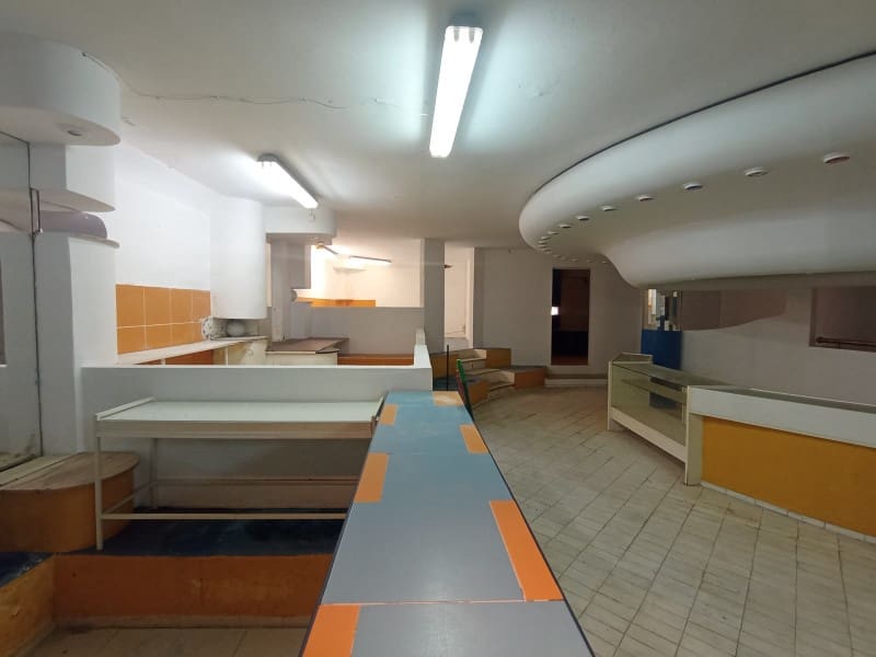 Kaupallinen myytävänä paikassa Sant Antoni de Portmany - 240 000 € (Ref: 8359686)