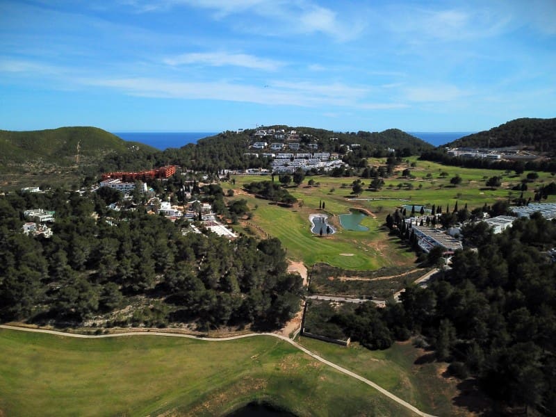 Grunde uden byggetilladelser til salg i Nuestra Senora de Jesus - € 1.195.000 (Ref: 8575011)