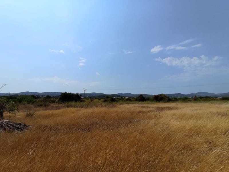 Grunde uden byggetilladelser til salg i Sant Antoni de Portmany - € 750.000 (Ref: 9003297)