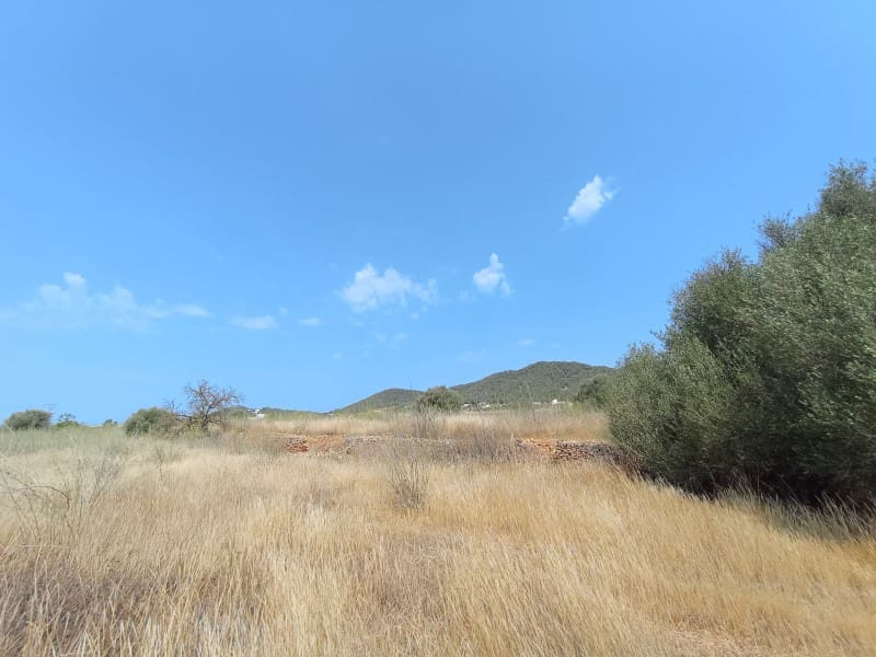 Grunde uden byggetilladelser til salg i Sant Antoni de Portmany - € 750.000 (Ref: 9003297)