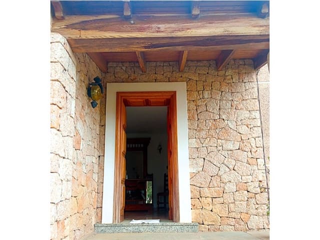 4 bedroom Villa for sale in San Jose / Sant Josep de Sa Talaia - € 1,350,000 (Ref: 9003298)