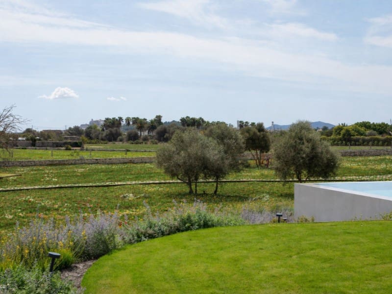 Chalet de 3 habitaciones en Nuestra Señora de Jesus en venta - 8.600.000 € (Ref: 9037023)