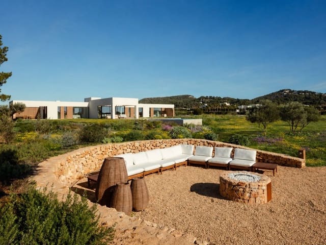 3 slaapkamer Villa te koop in Nuestra Señora de Jesus, Santa Eulalia / Santa Eularia - € 8.600.000 (Ref: 9037023)