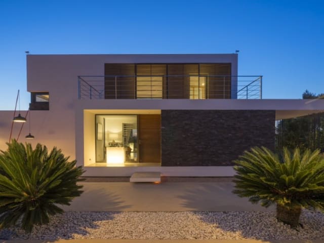 4 bedroom Villa for sale in Sant Antoni de Portmany - € 4,960,000 (Ref: 9674126)