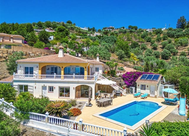 4 chambre Villa/Maison à vendre à Arenas de Velez, Arenas avec piscine garage - 980 000 € (Ref: 10009876)