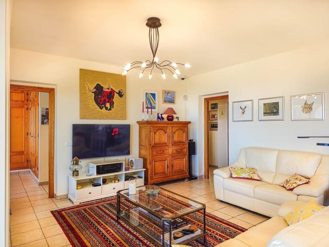4 chambre Villa/Maison à vendre à Arenas de Velez, Arenas avec piscine garage - 980 000 € (Ref: 10009876)