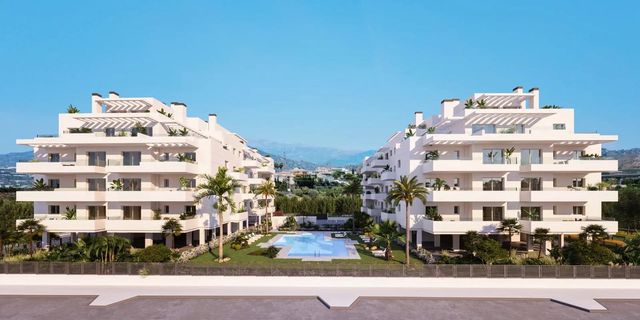 Apartamento de 2 habitaciones en Algarrobo Costa, Algarrobo en venta con piscina garaje - 258.000 € (Ref: 10111482)