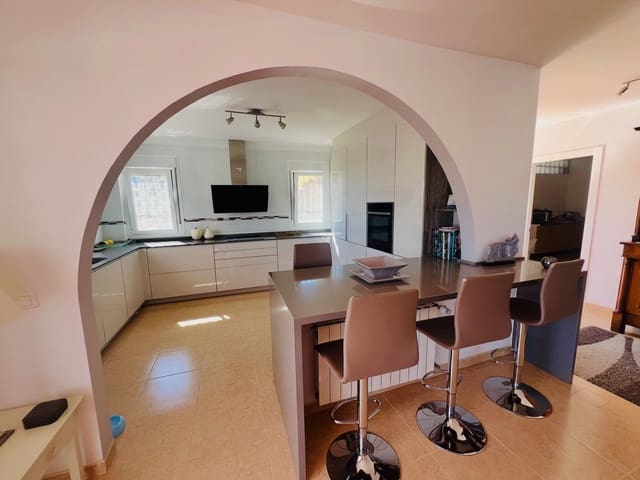 3 chambre Villa/Maison à vendre à Sayalonga avec piscine garage - 875 000 € (Ref: 10121069)