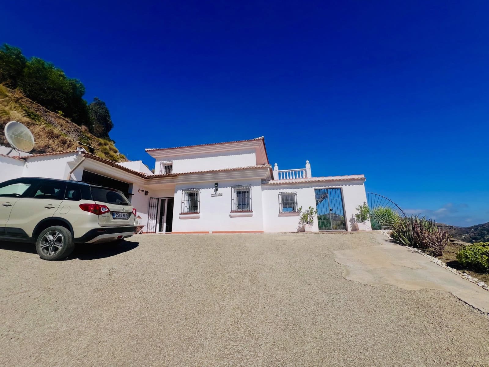 3 chambre Villa/Maison à vendre à Sayalonga avec piscine garage - 875 000 € (Ref: 10121069)
