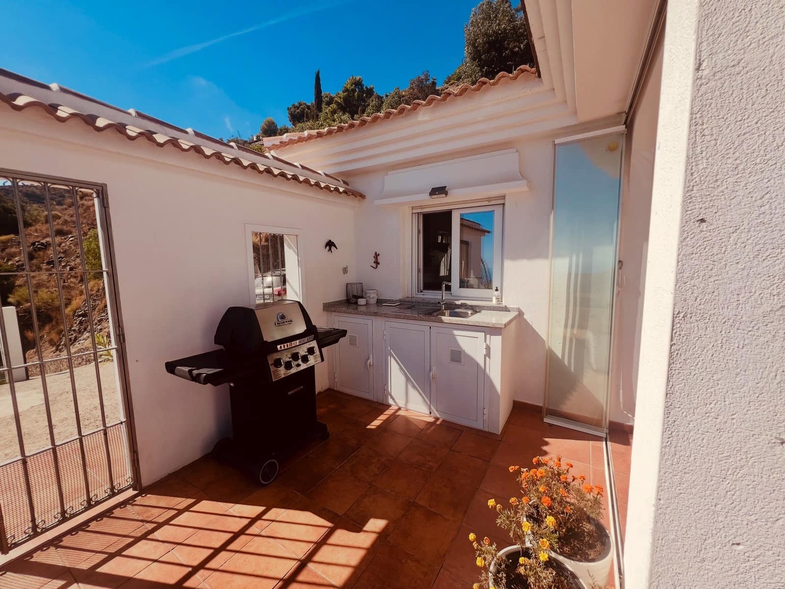 3 chambre Villa/Maison à vendre à Sayalonga avec piscine garage - 875 000 € (Ref: 10121069)