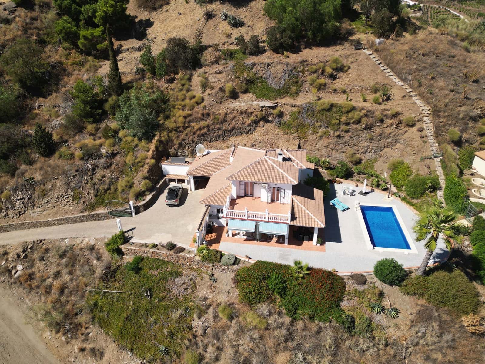3 chambre Villa/Maison à vendre à Sayalonga avec piscine garage - 875 000 € (Ref: 10121069)