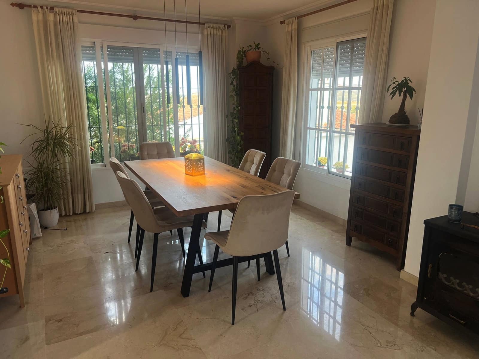 4 soveværelse Villa til salg i Caleta de Velez med swimmingpool garage - € 649.000 (Ref: 10174839)