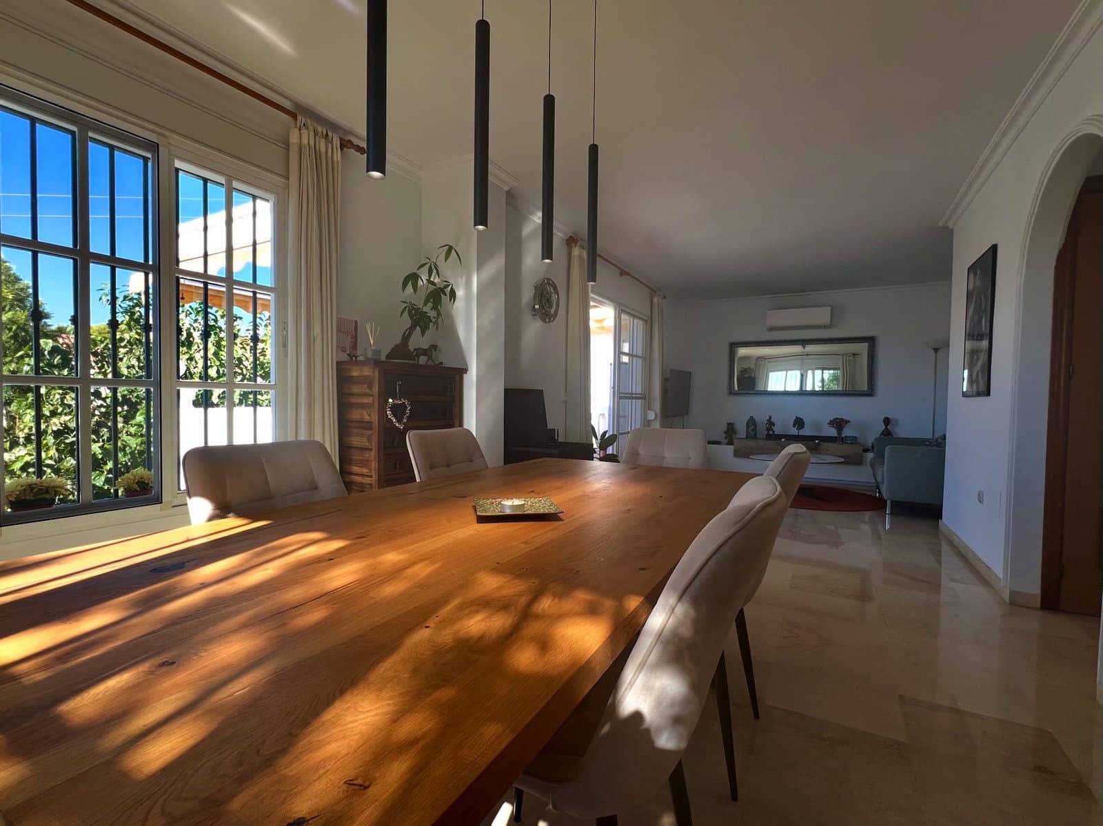 4 soveværelse Villa til salg i Caleta de Velez med swimmingpool garage - € 649.000 (Ref: 10174839)