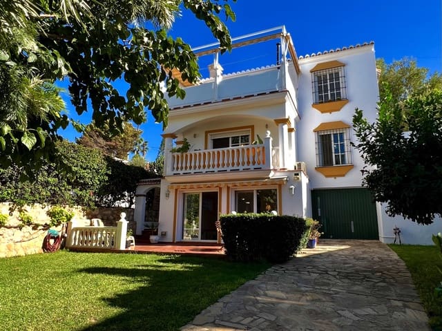 4 soverom Villa til salgs i Caleta de Vélez, Vélez-Málaga med svømmebasseng garasje - € 649 000 (Ref: 10174839)