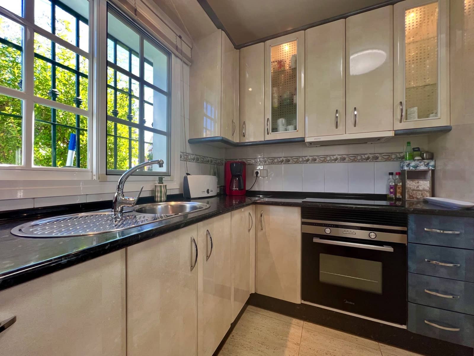 4 soveværelse Villa til salg i Caleta de Velez med swimmingpool garage - € 649.000 (Ref: 10174839)