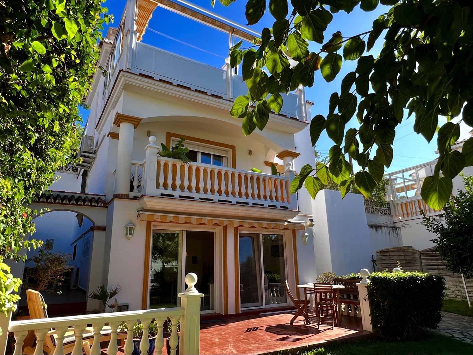 4 soveværelse Villa til salg i Caleta de Velez med swimmingpool garage - € 649.000 (Ref: 10174839)