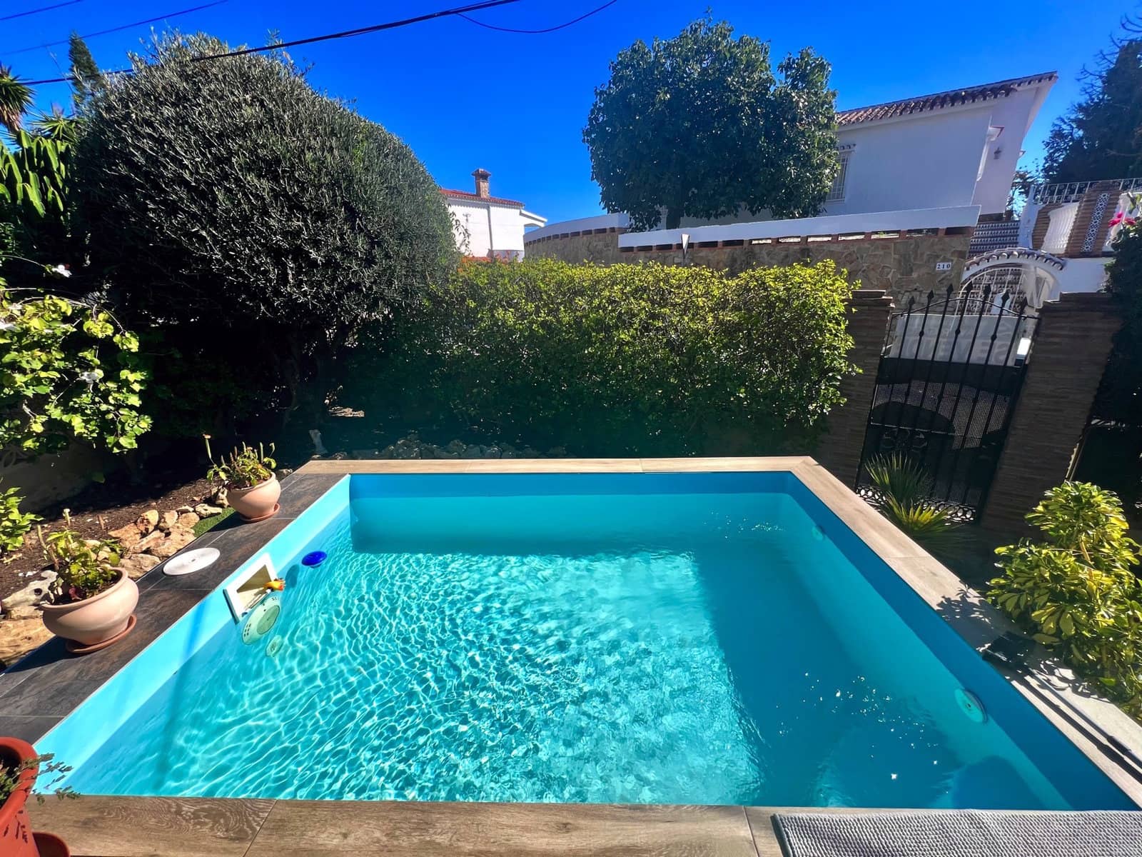 4 soveværelse Villa til salg i Caleta de Velez med swimmingpool garage - € 649.000 (Ref: 10174839)