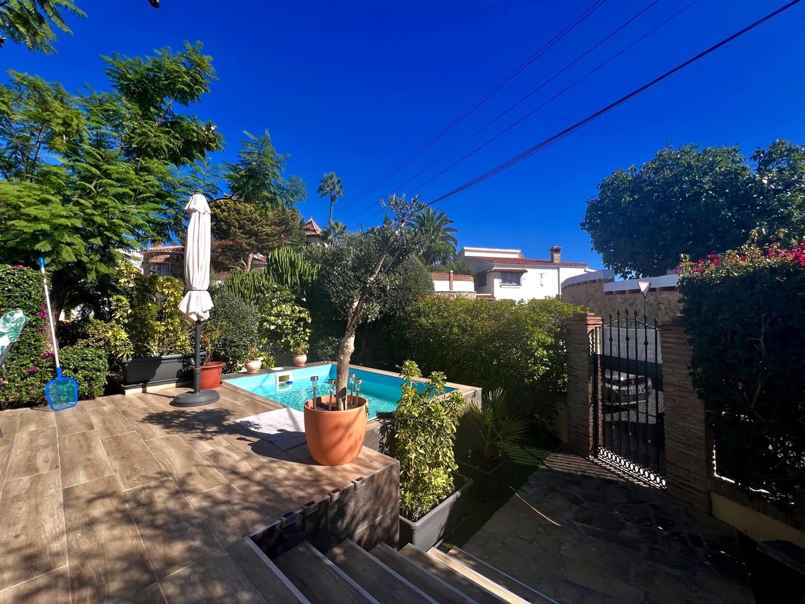 4 soveværelse Villa til salg i Caleta de Velez med swimmingpool garage - € 649.000 (Ref: 10174839)