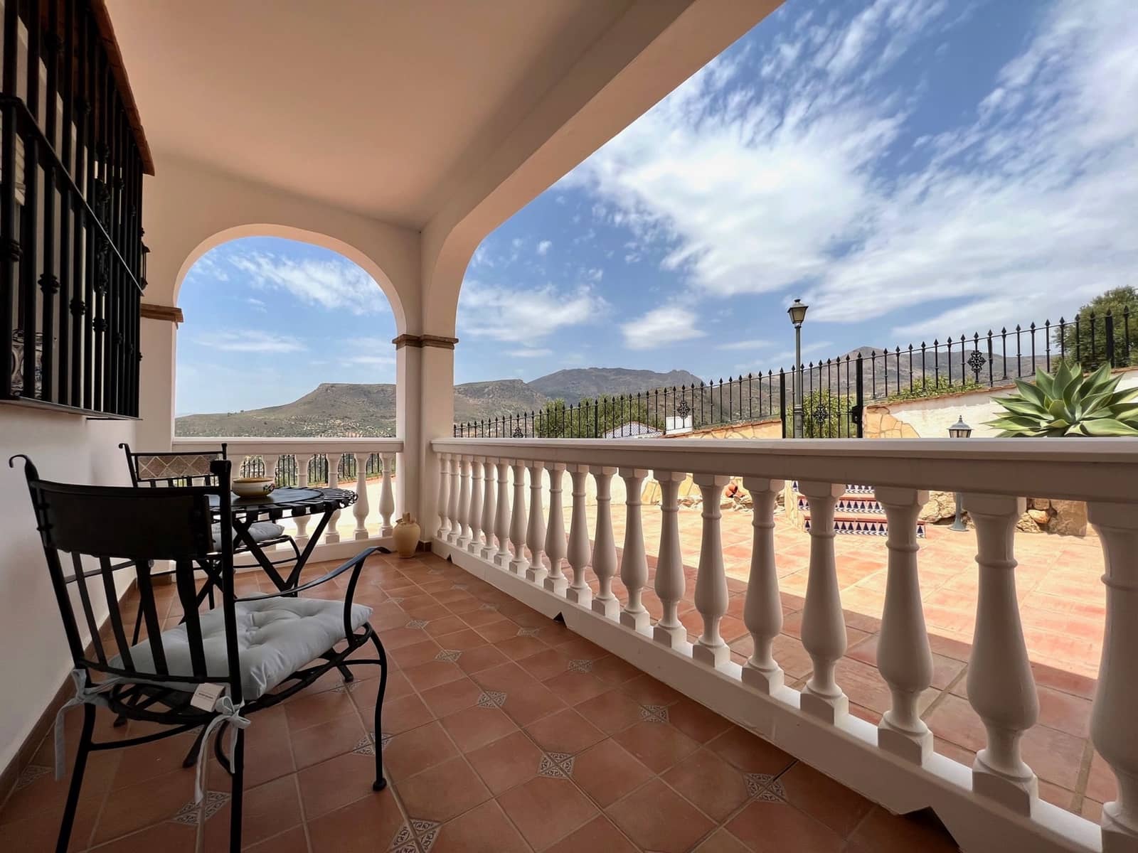 5 soveværelse Villa til salg i Alcaucin med swimmingpool garage - € 425.000 (Ref: 6999699)