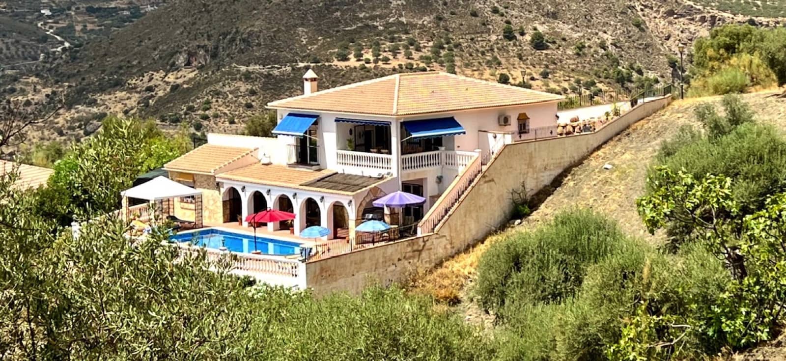 5 soveværelse Villa til salg i Alcaucin med swimmingpool garage - € 425.000 (Ref: 6999699)