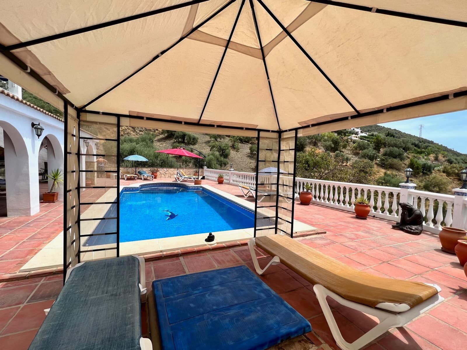 5 soveværelse Villa til salg i Alcaucin med swimmingpool garage - € 425.000 (Ref: 6999699)