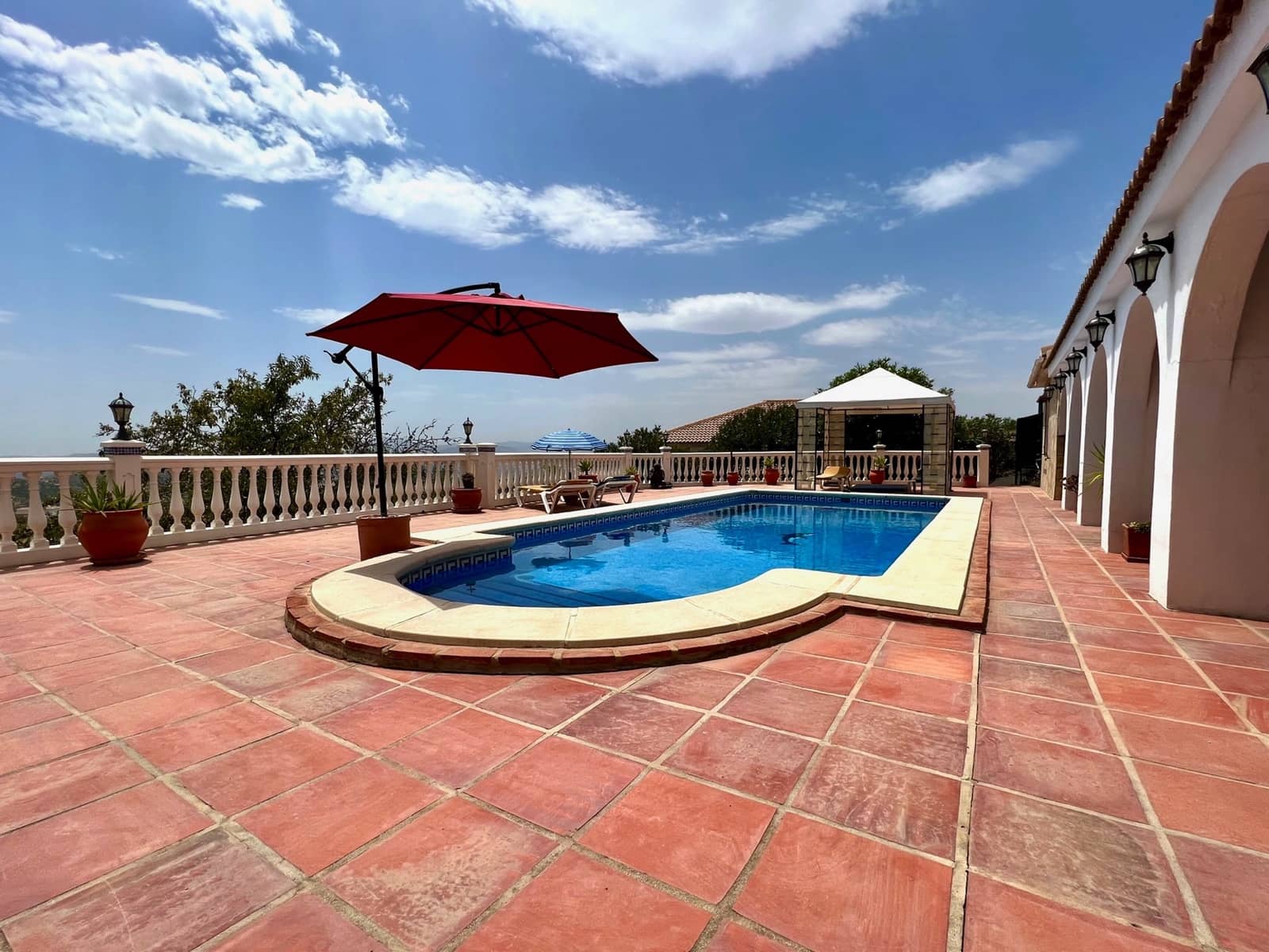 5 soveværelse Villa til salg i Alcaucin med swimmingpool garage - € 425.000 (Ref: 6999699)