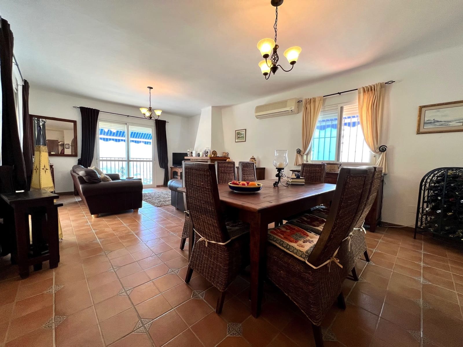 5 soveværelse Villa til salg i Alcaucin med swimmingpool garage - € 425.000 (Ref: 6999699)