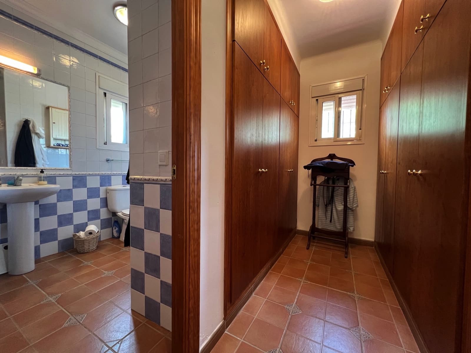 5 soveværelse Villa til salg i Alcaucin med swimmingpool garage - € 425.000 (Ref: 6999699)