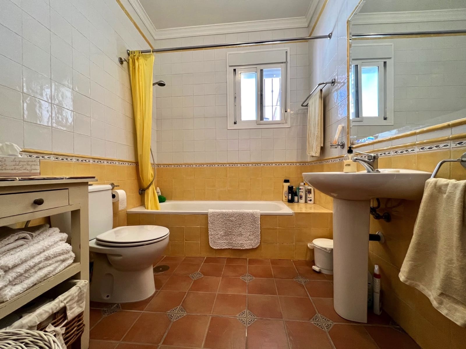 5 soveværelse Villa til salg i Alcaucin med swimmingpool garage - € 425.000 (Ref: 6999699)