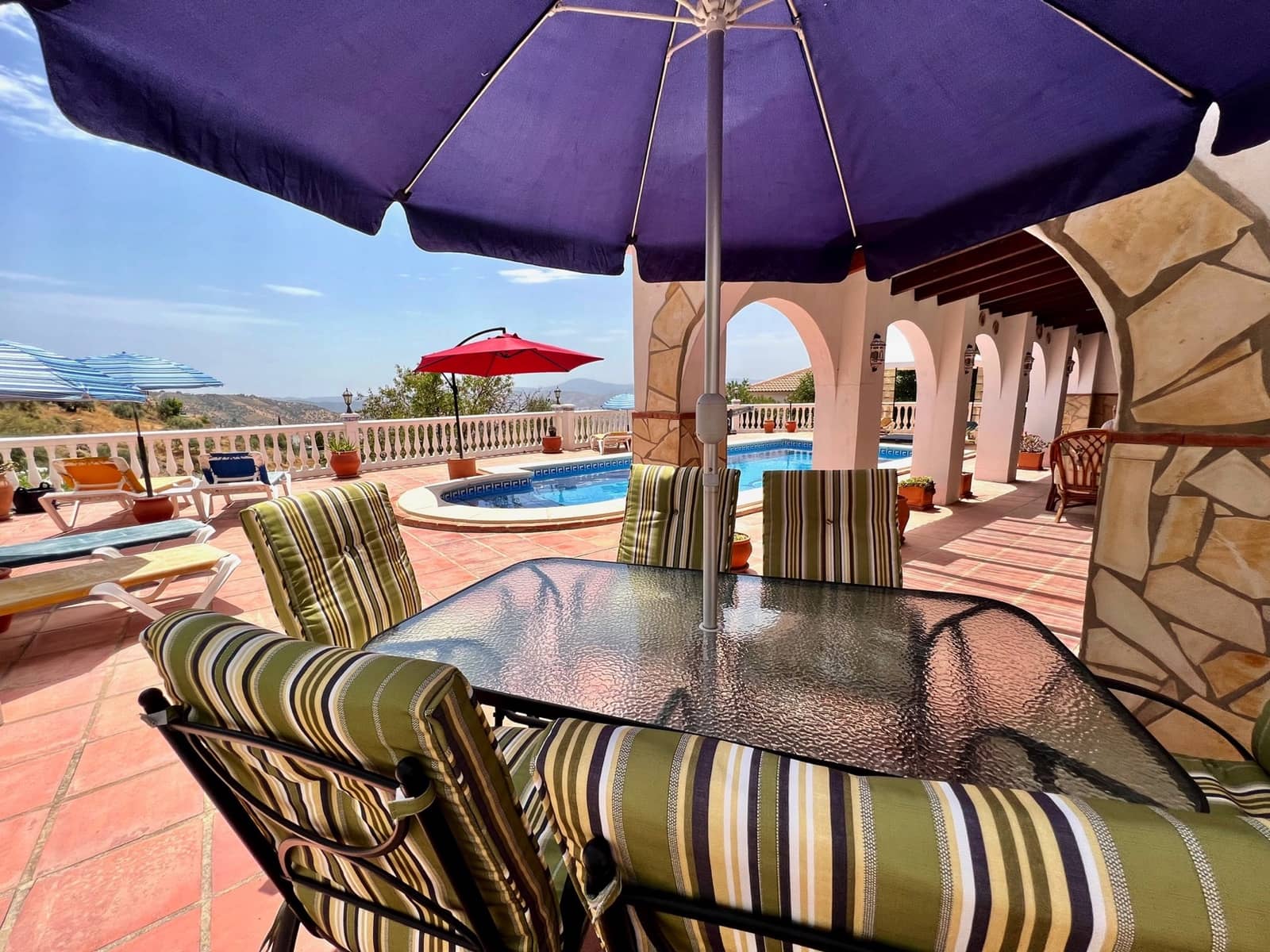 5 soveværelse Villa til salg i Alcaucin med swimmingpool garage - € 425.000 (Ref: 6999699)