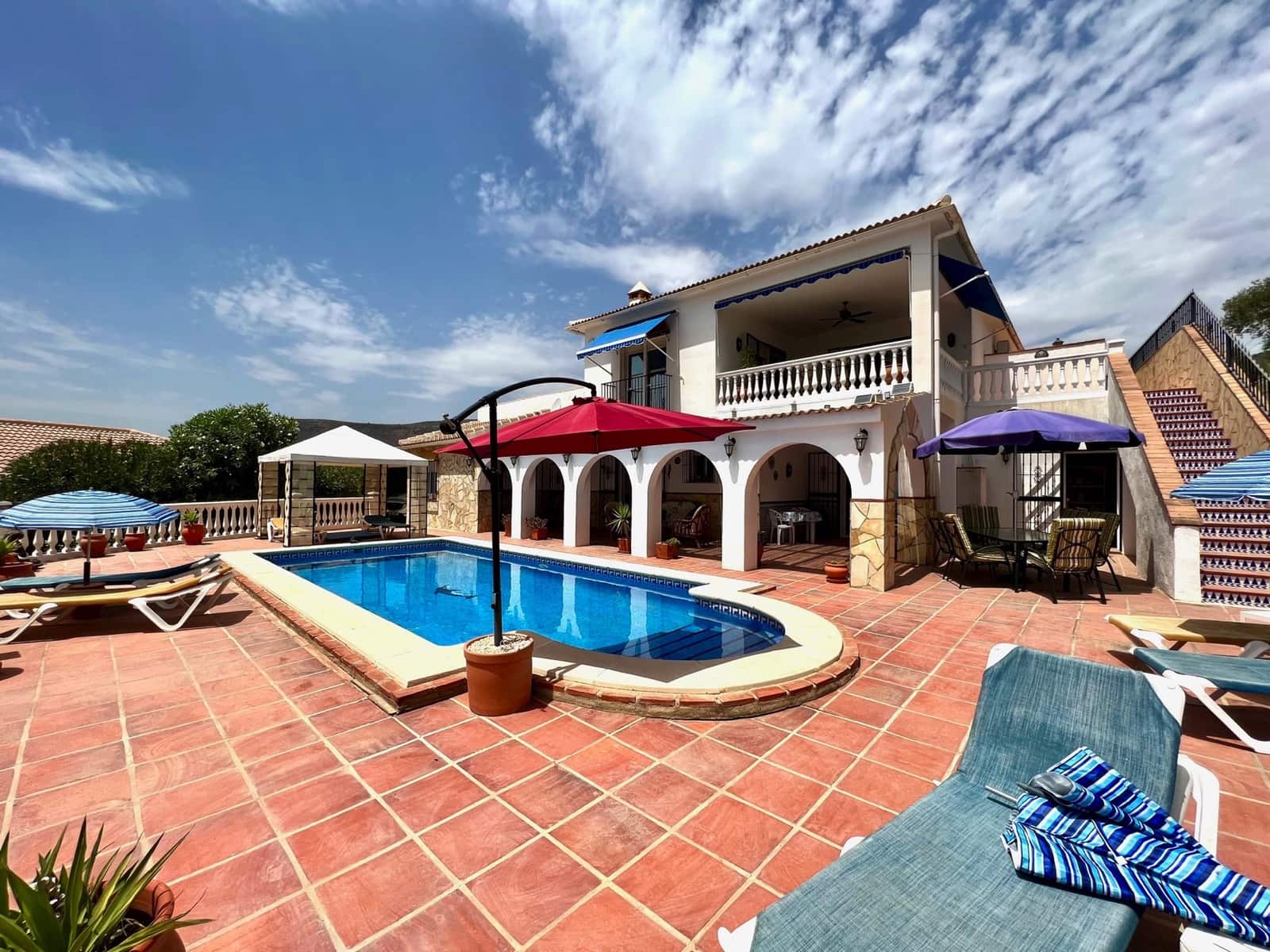 5 soveværelse Villa til salg i Alcaucin med swimmingpool garage - € 425.000 (Ref: 6999699)