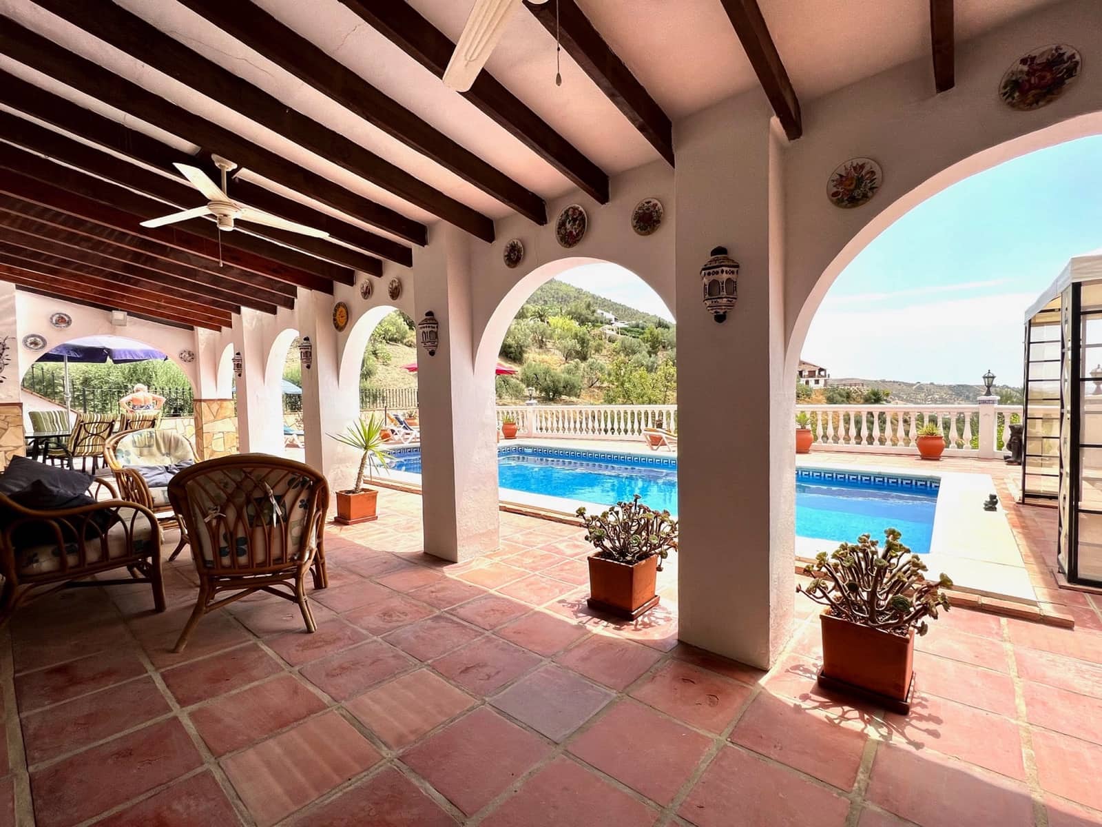 5 soveværelse Villa til salg i Alcaucin med swimmingpool garage - € 425.000 (Ref: 6999699)