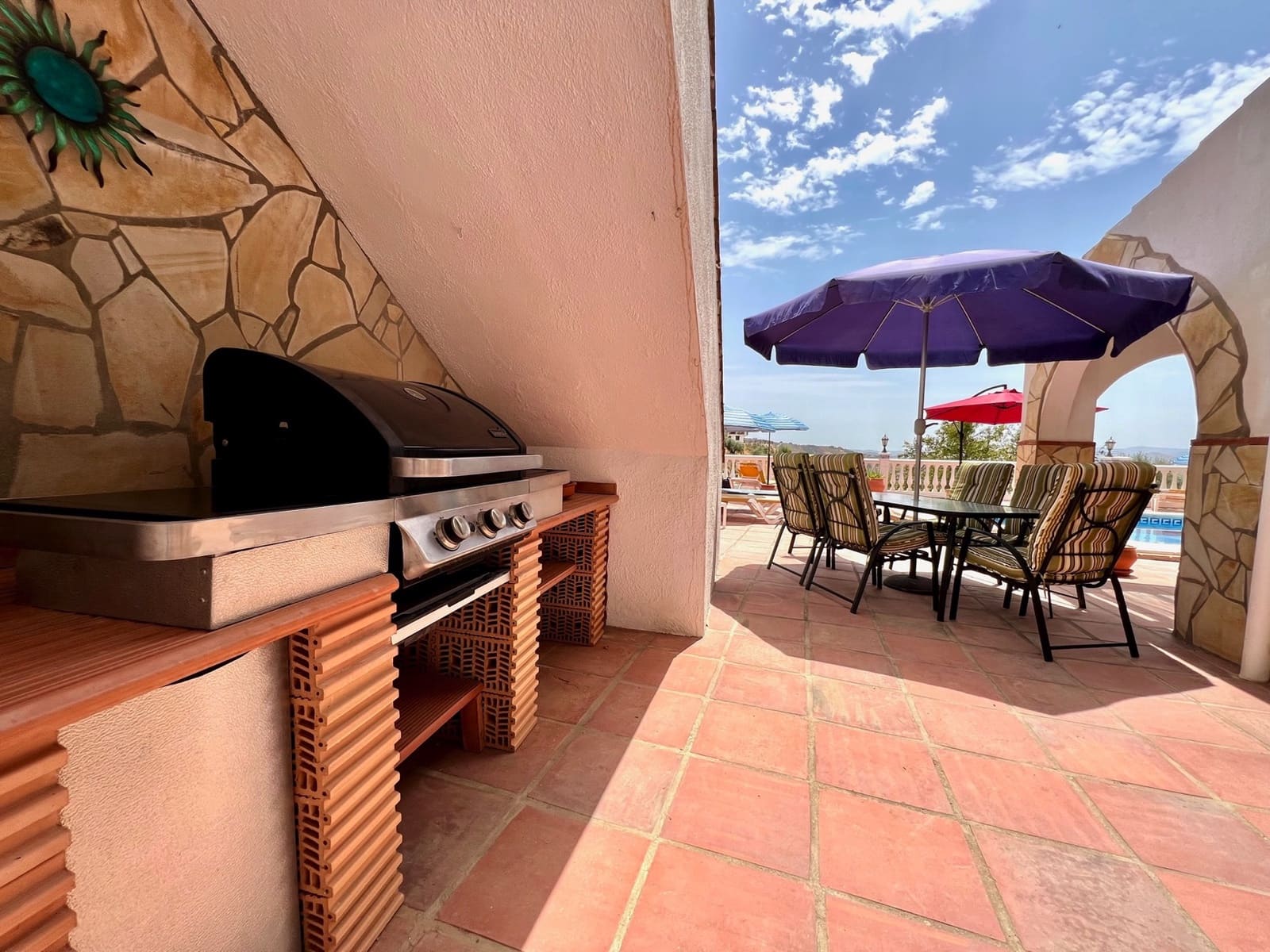 5 soveværelse Villa til salg i Alcaucin med swimmingpool garage - € 425.000 (Ref: 6999699)