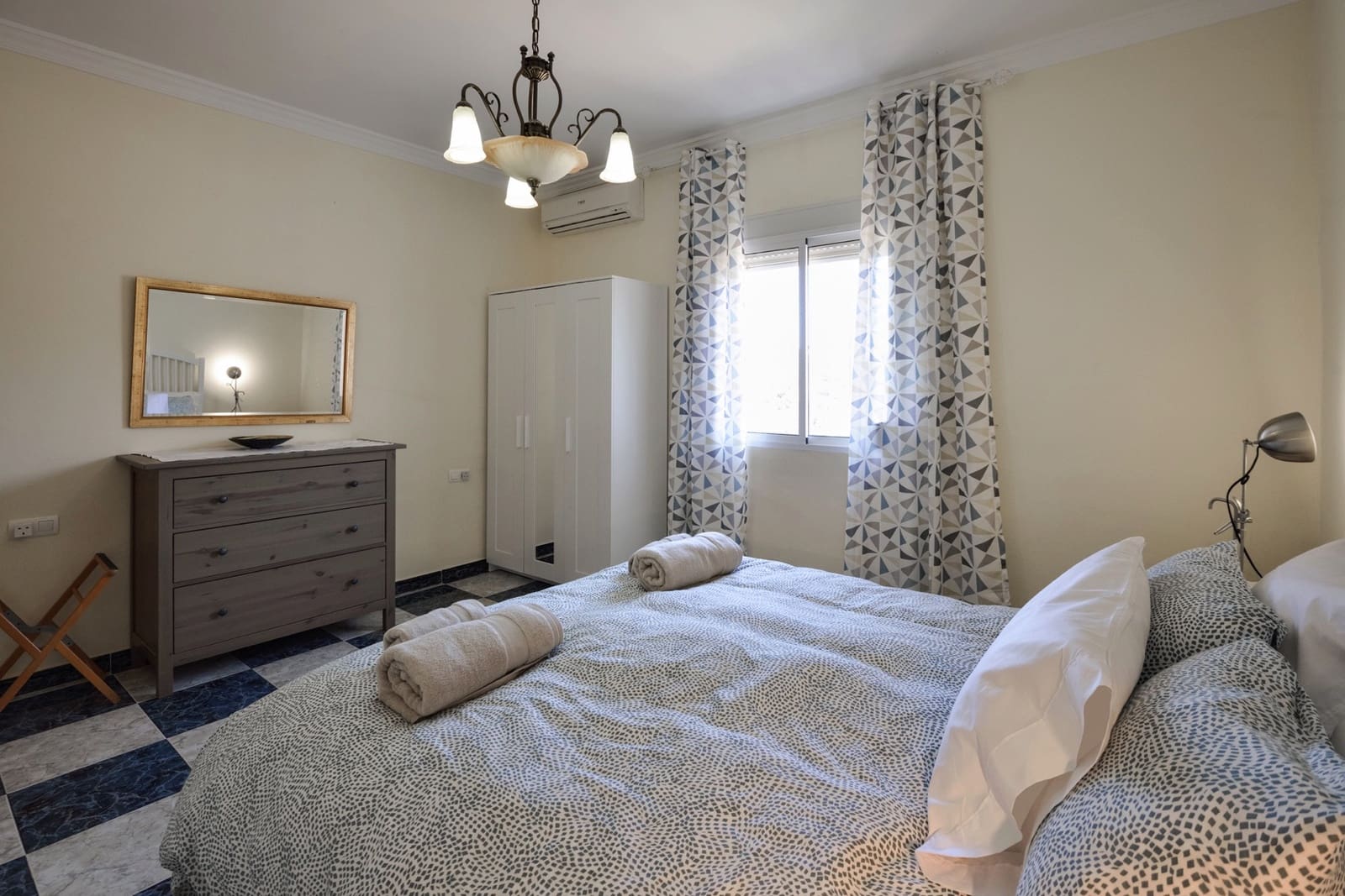 6 soverom Villa til salgs i Los Romanes med svømmebasseng garasje - € 349 000 (Ref: 7098119)