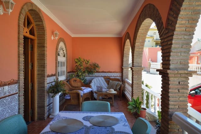 6 soverom Villa til salgs i Los Romanes, Viñuela med svømmebasseng garasje - € 349 000 (Ref: 7098119)