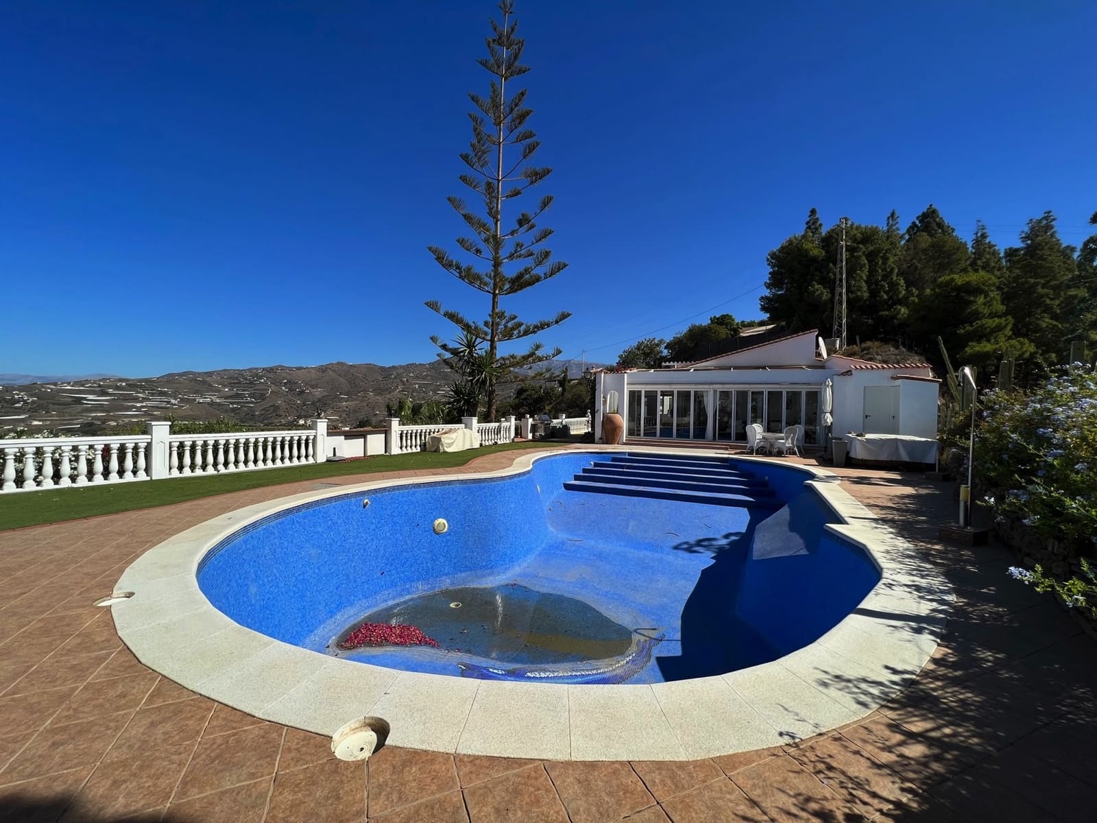4 soveværelse Villa til salg i Algarrobo med swimmingpool garage - € 599.000 (Ref: 7740134)