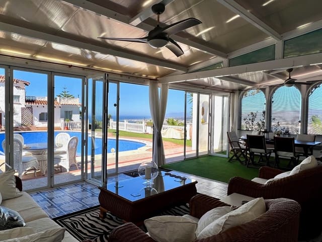 4 bedroom Villa for sale in Algarrobo with pool garage - € 599,000 (Ref: 7740134)