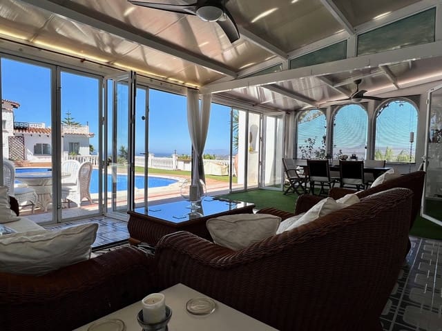 4 bedroom Villa for sale in Algarrobo with pool garage - € 599,000 (Ref: 7740134)