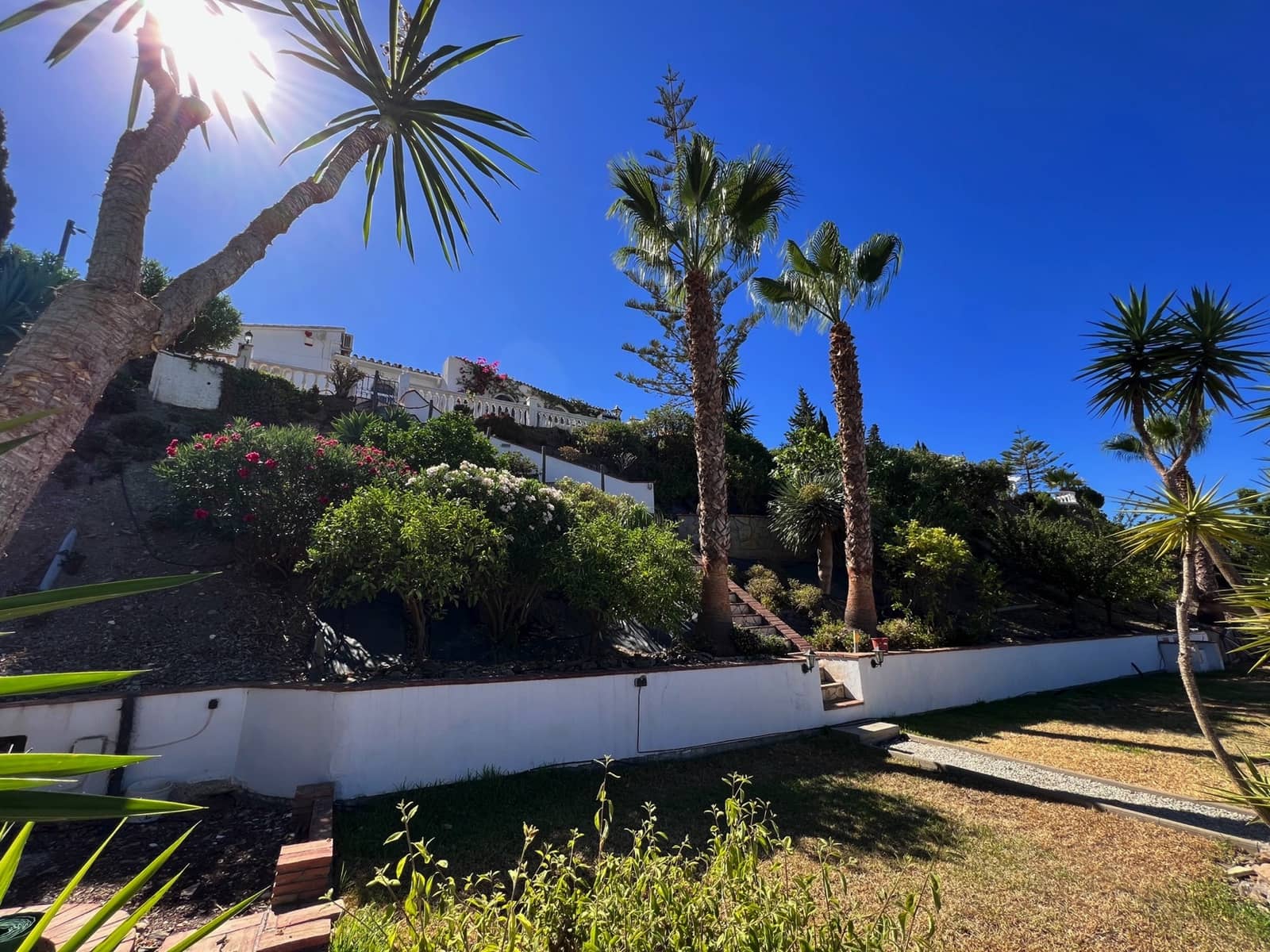 4 soveværelse Villa til salg i Algarrobo med swimmingpool garage - € 599.000 (Ref: 7740134)