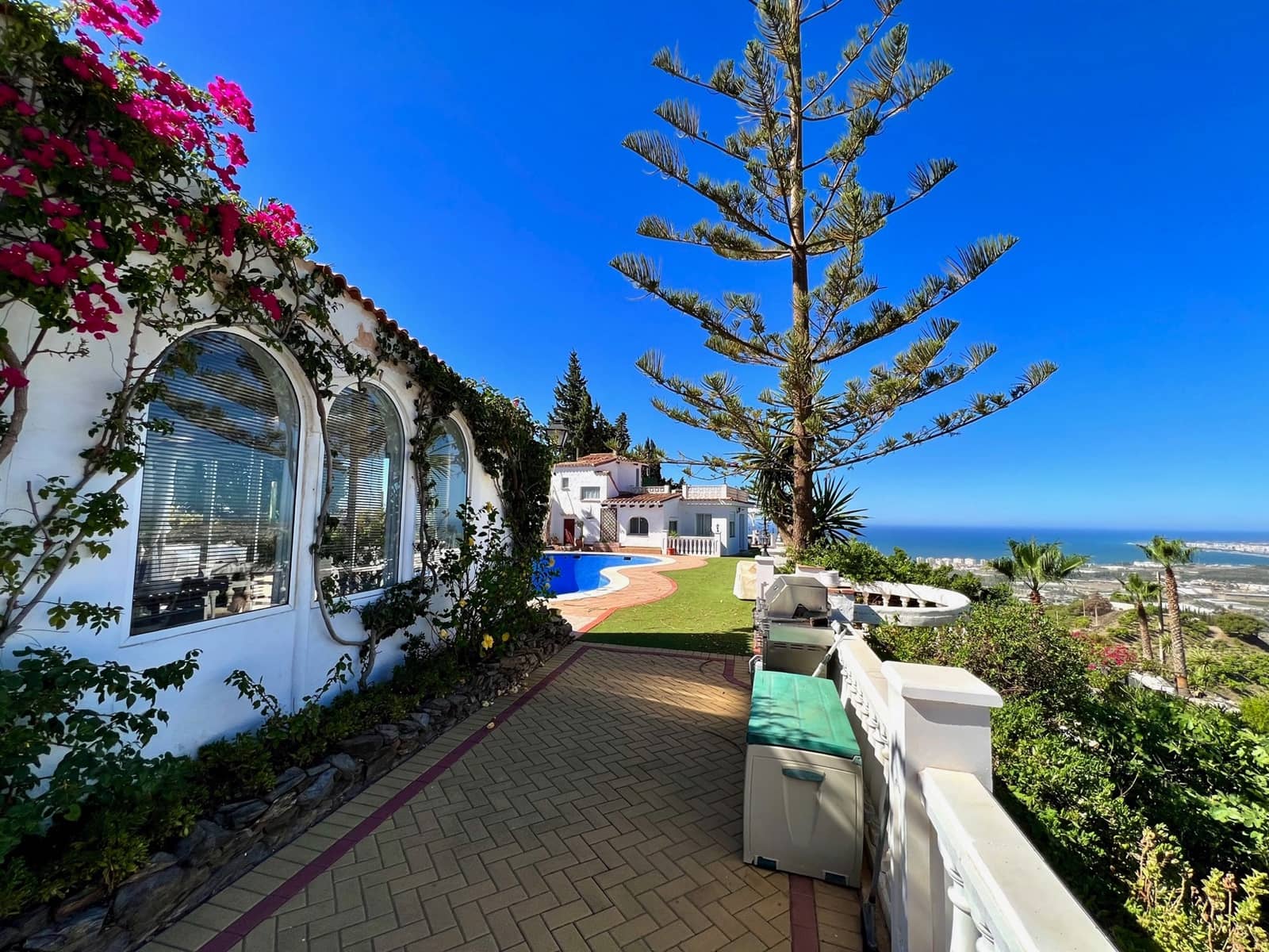 4 soveværelse Villa til salg i Algarrobo med swimmingpool garage - € 599.000 (Ref: 7740134)