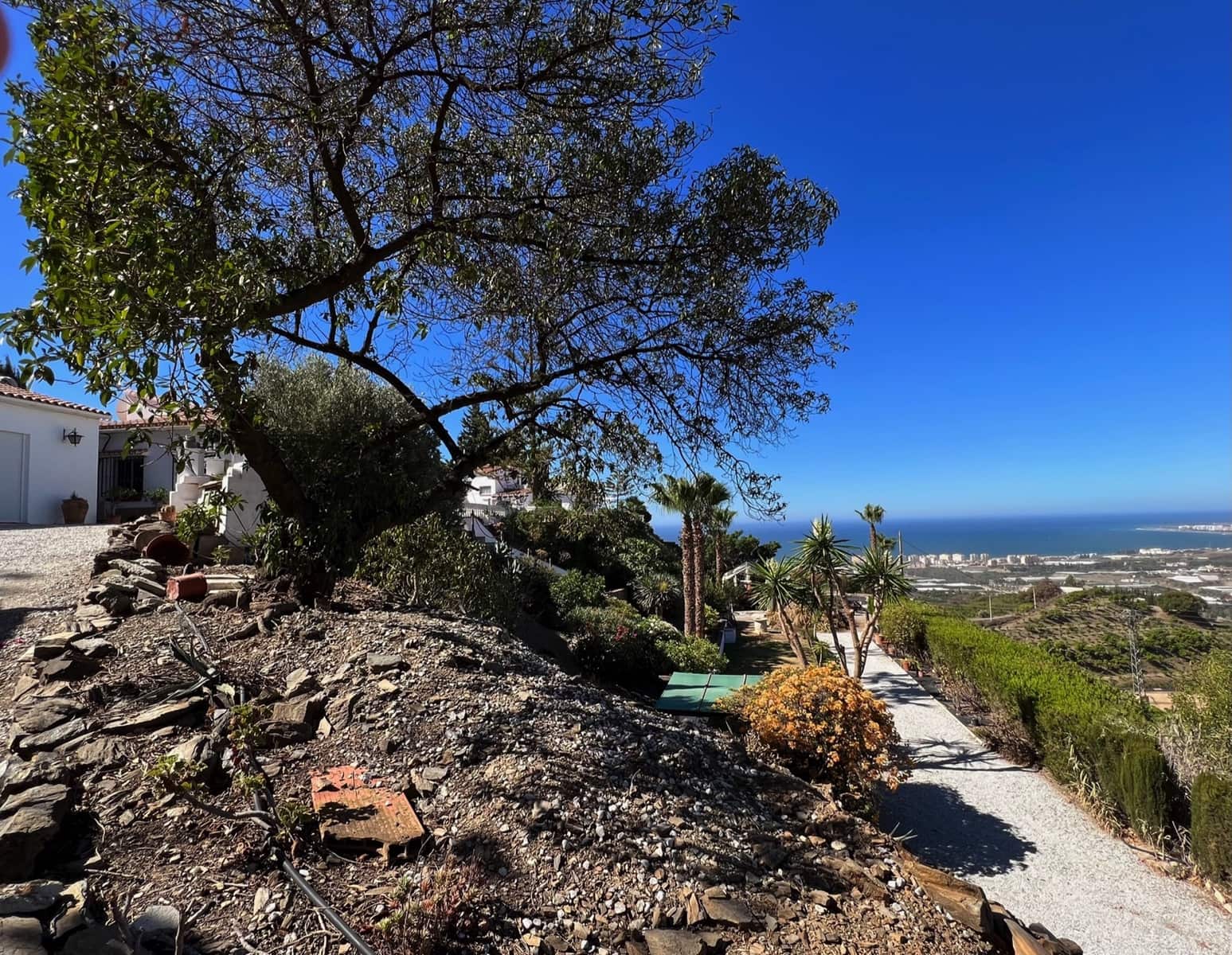 4 soveværelse Villa til salg i Algarrobo med swimmingpool garage - € 599.000 (Ref: 7740134)