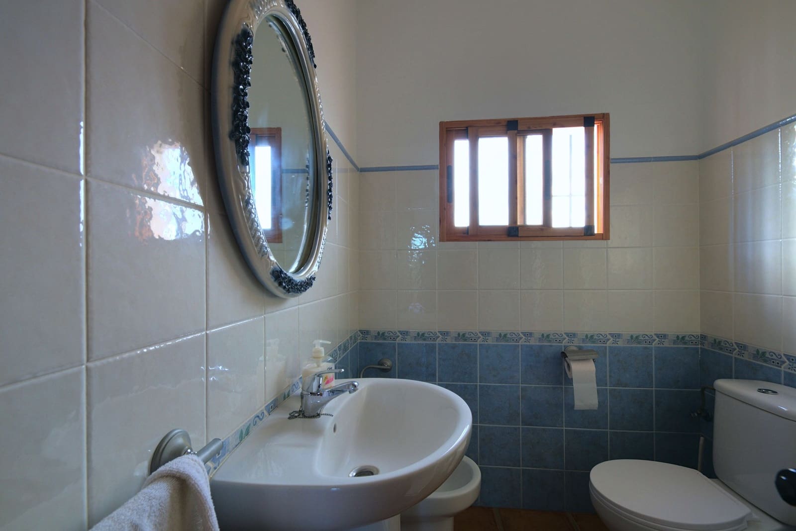 4 soveværelse Villa til salg i Comares med swimmingpool garage - € 260.000 (Ref: 7938634)