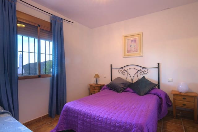 4 sovrum Villa till salu i Comares med pool garage - 260 000 € (Ref: 7938634)