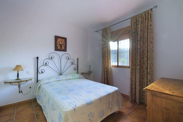 4 sovrum Villa till salu i Comares med pool garage - 260 000 € (Ref: 7938634)