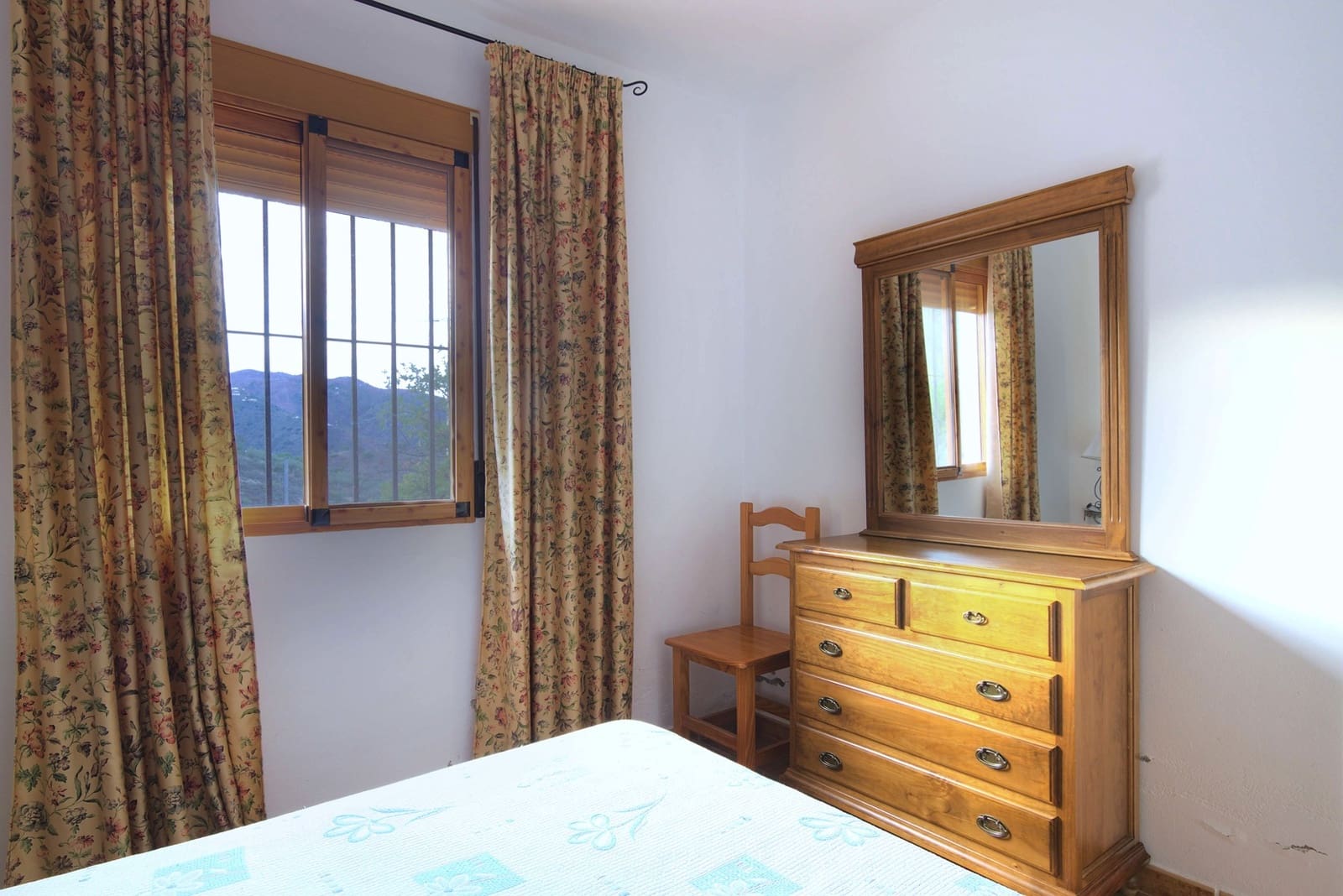 4 soveværelse Villa til salg i Comares med swimmingpool garage - € 260.000 (Ref: 7938634)